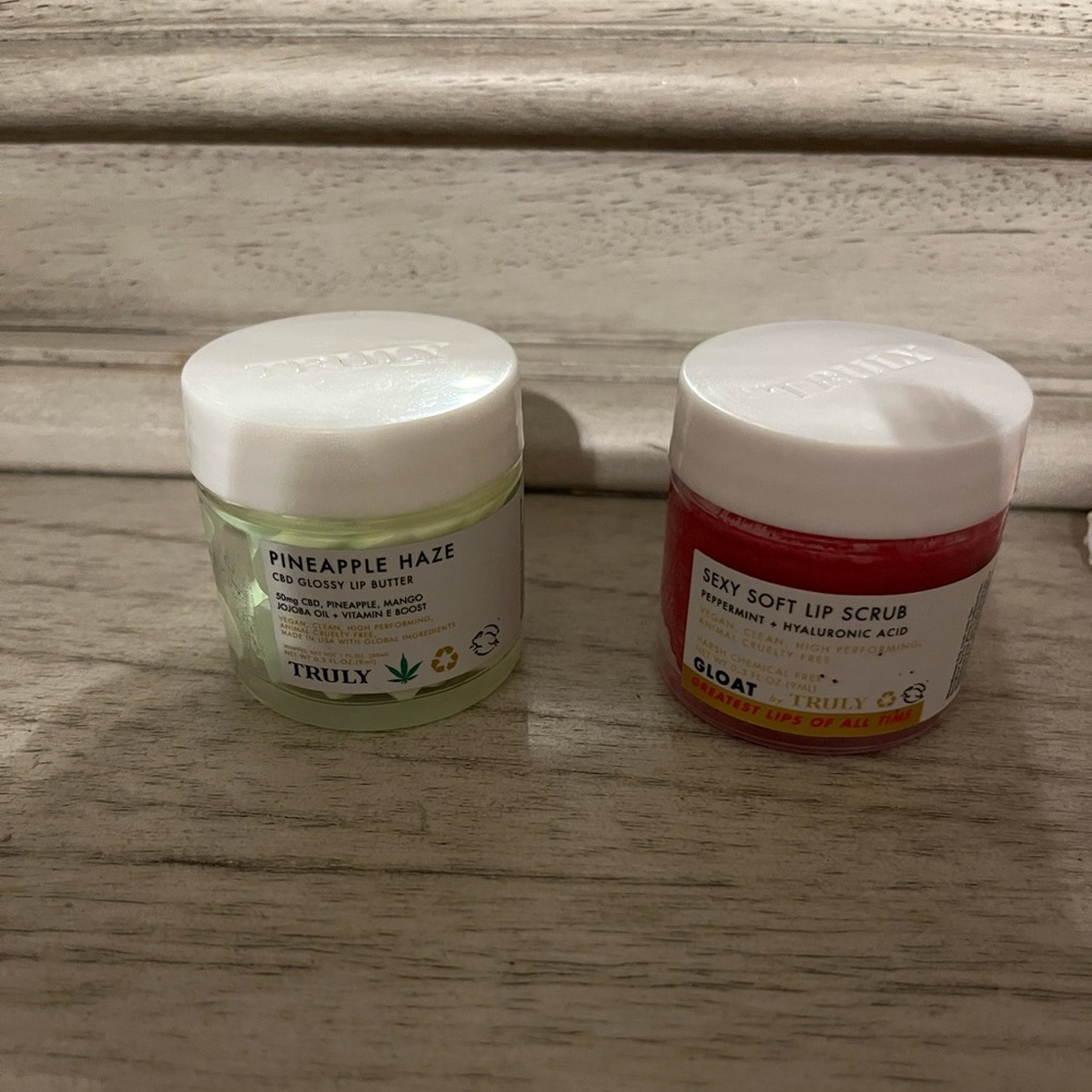 TRULY bundle of 2 Sexy soft lip scrub & Pineapple Haze lip butter